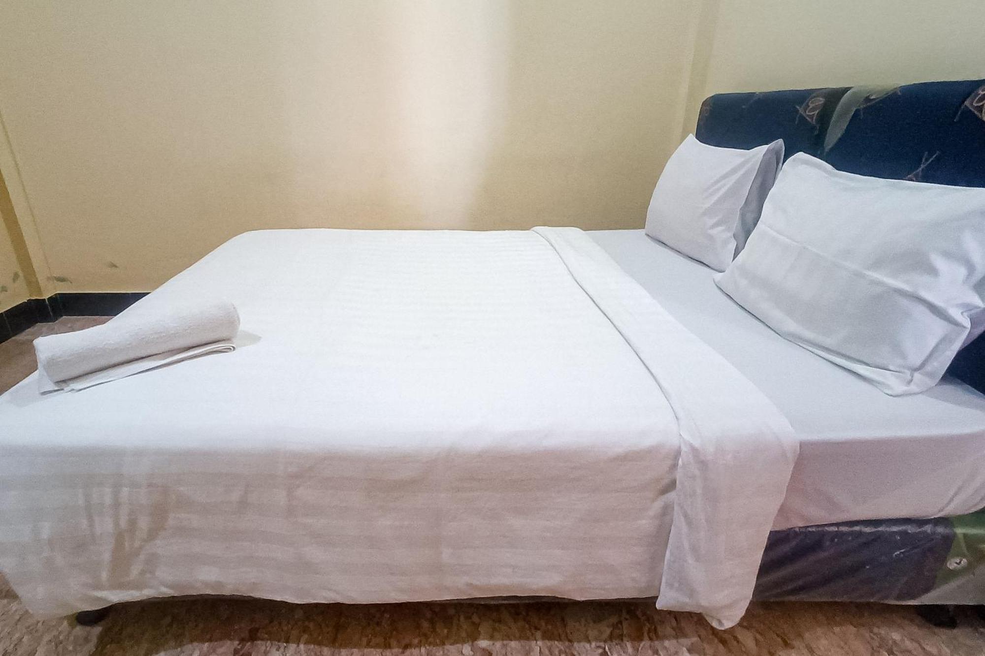 Reddoorz At Senaz Guesthouse Матарам Екстериор снимка