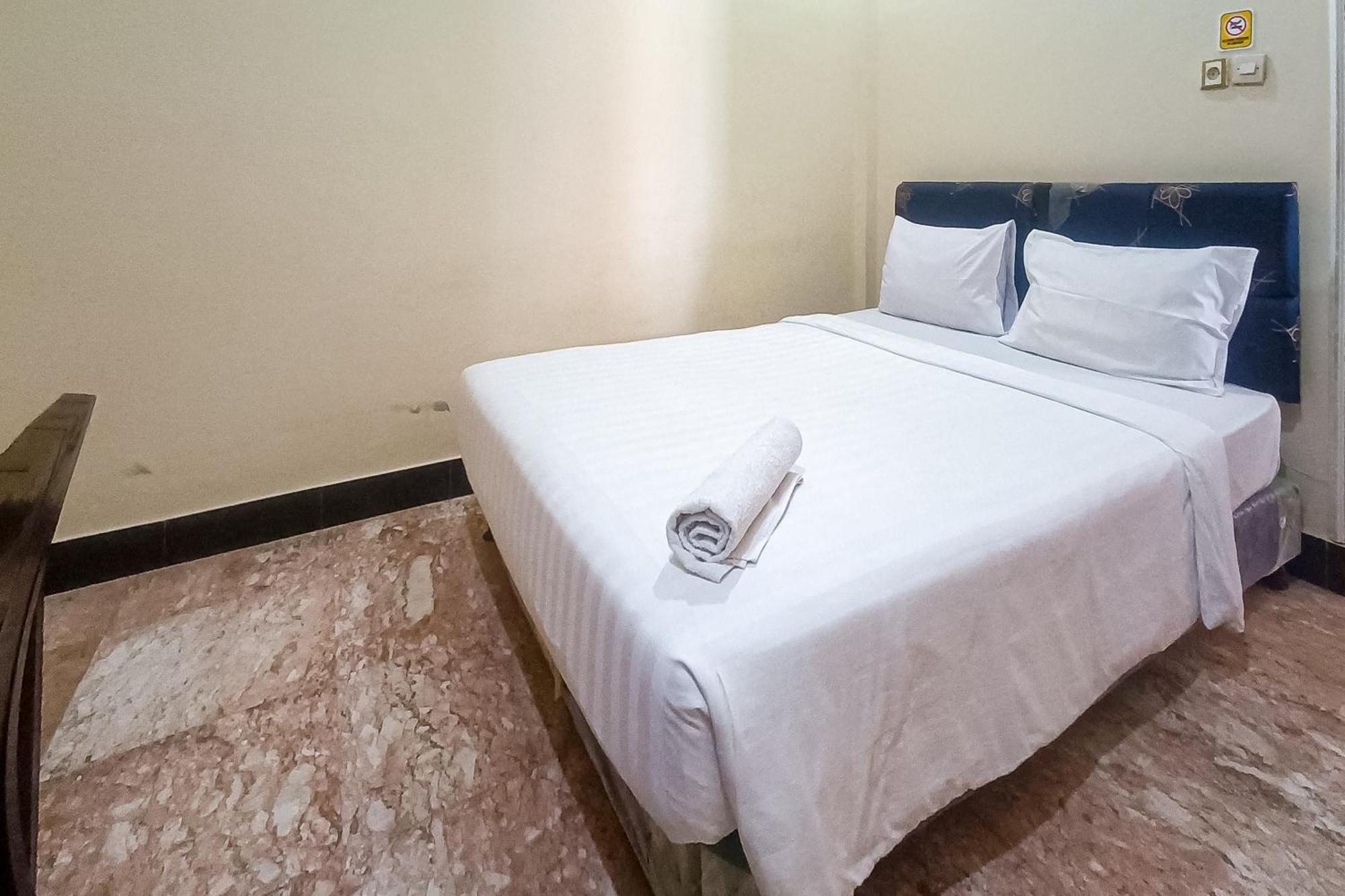 Reddoorz At Senaz Guesthouse Матарам Екстериор снимка