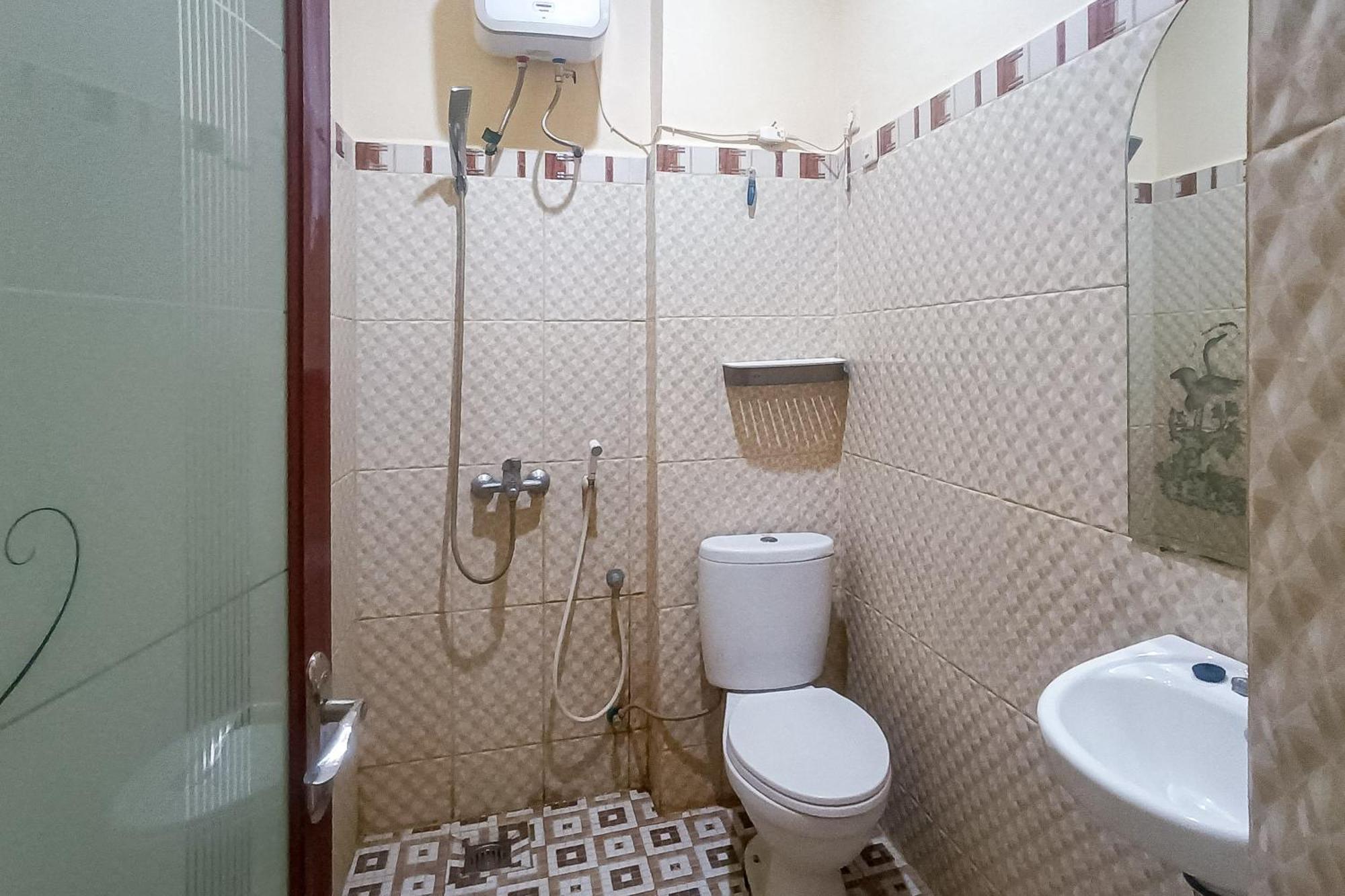 Reddoorz At Senaz Guesthouse Матарам Екстериор снимка