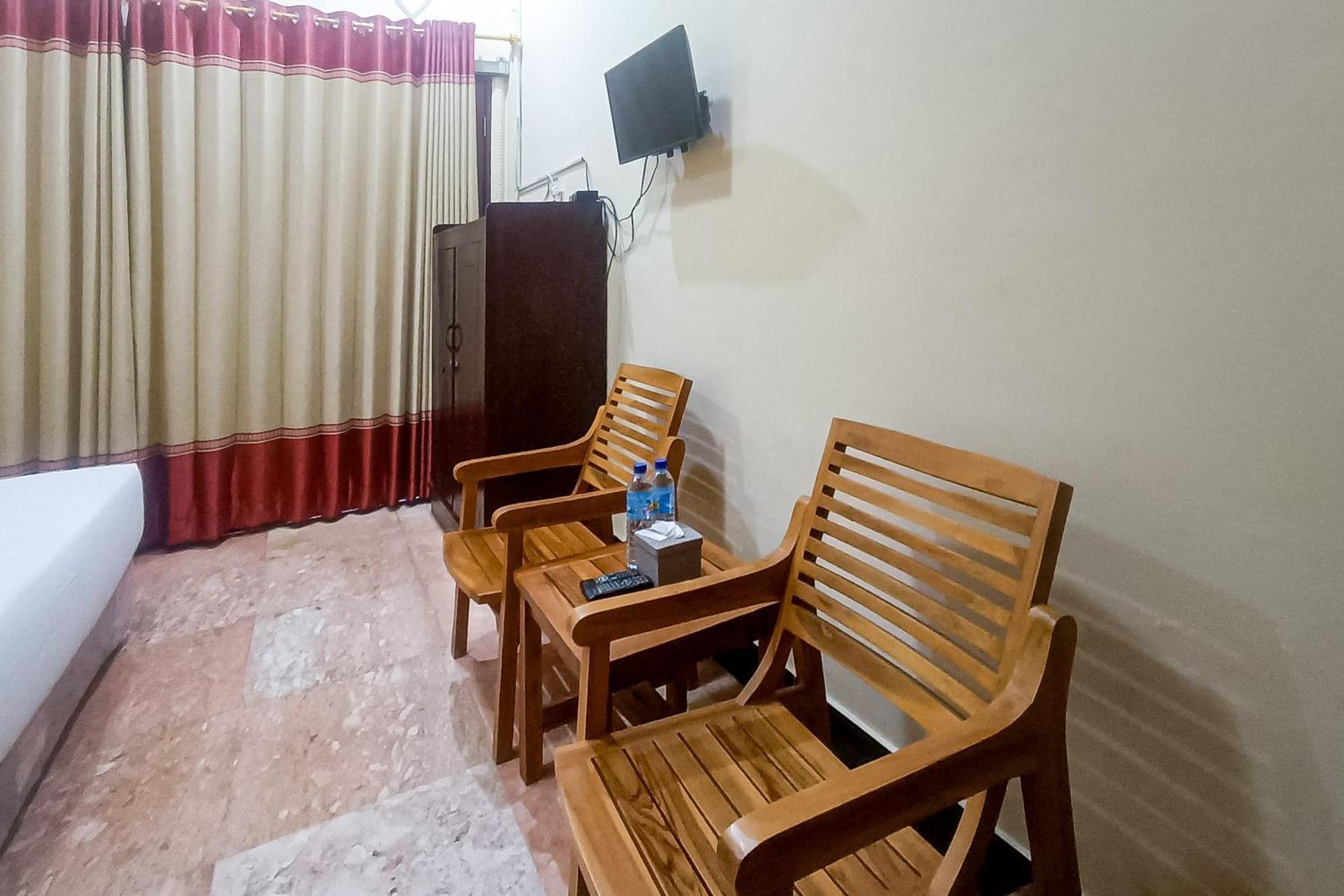 Reddoorz At Senaz Guesthouse Матарам Екстериор снимка