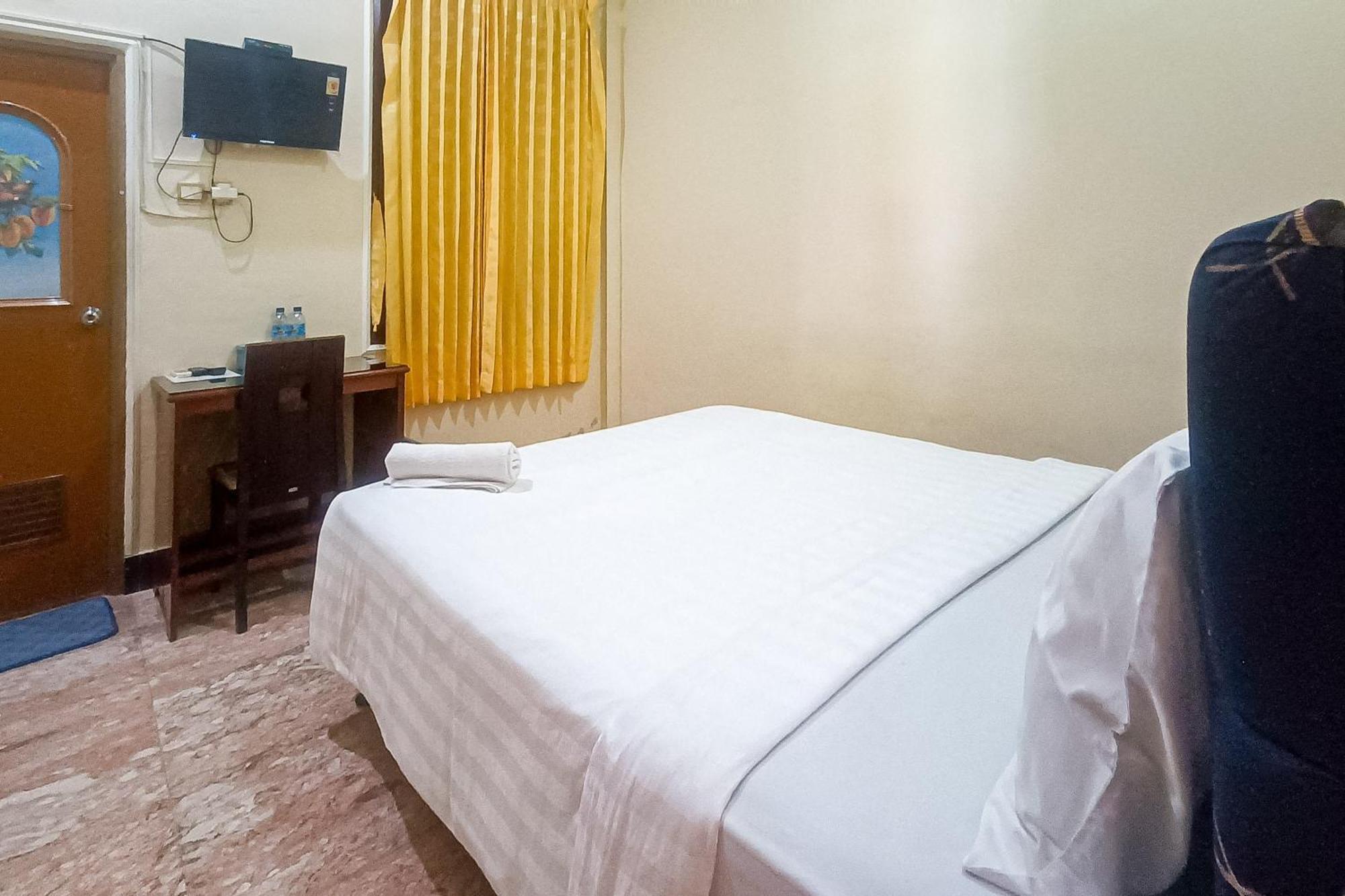 Reddoorz At Senaz Guesthouse Матарам Екстериор снимка