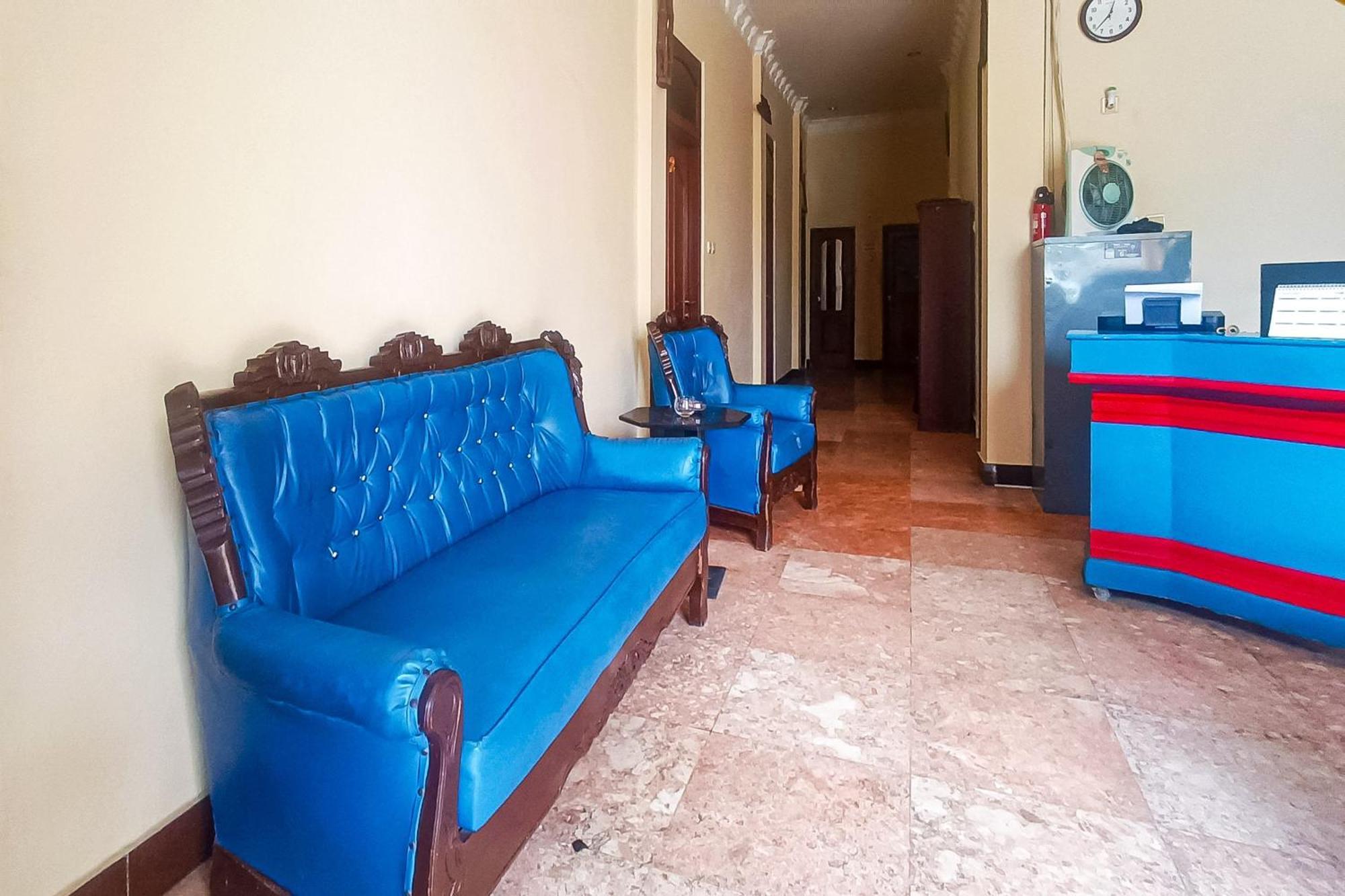 Reddoorz At Senaz Guesthouse Матарам Екстериор снимка